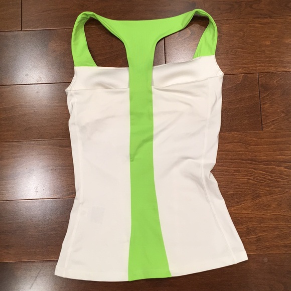 Nike sports top - Picture 6 of 7